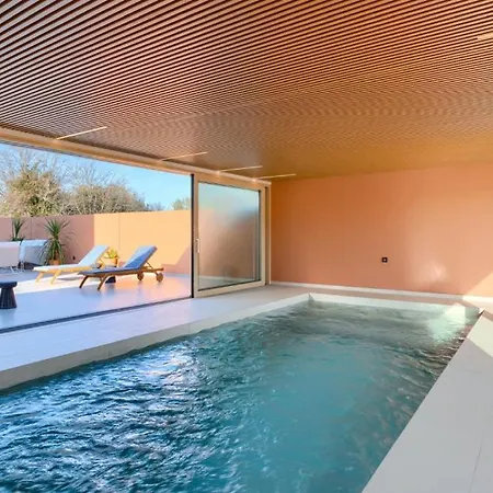 Beautiful Sarizol With Indoor Pool In Vila