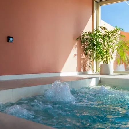 Vila Beautiful Sarizol With Indoor Pool In