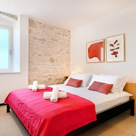 Beautiful Sarizol With Indoor Pool In Rovinj