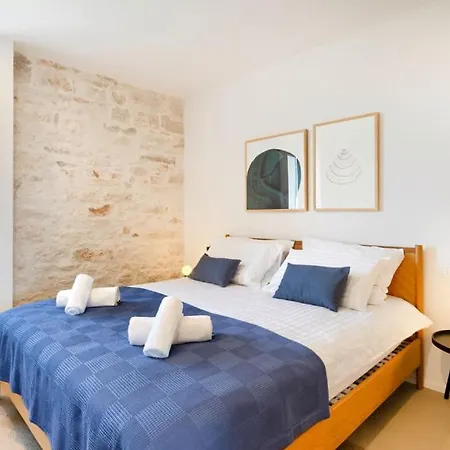 Vila Beautiful Sarizol With Indoor Pool In *