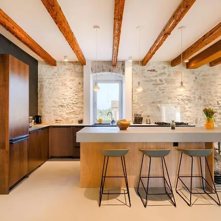 Beautiful Sarizol With Indoor Pool In Vila