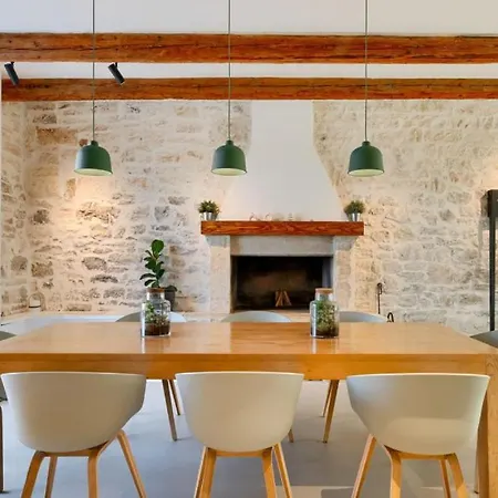 Beautiful Sarizol With Indoor Pool In Villa Rovigno