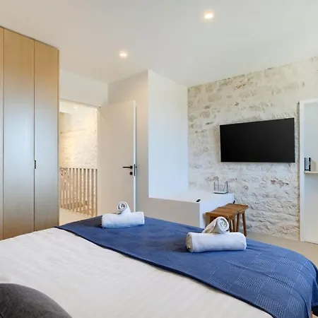 Beautiful Sarizol With Indoor Pool In Villa Rovigno