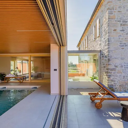 Beautiful Sarizol With Indoor Pool In וילה רוביני
