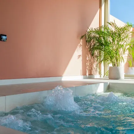 Beautiful Sarizol With Indoor Pool In וילה רוביני