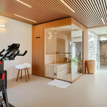 וילה Beautiful Sarizol With Indoor Pool In רוביני