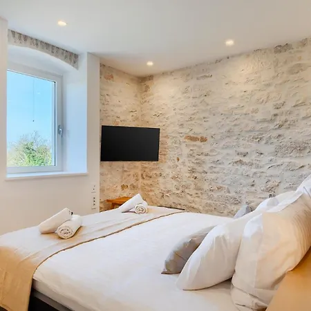 Beautiful Sarizol With Indoor Pool In Villa *