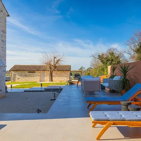 Beautiful Sarizol With Indoor Pool In Villa Rovinj