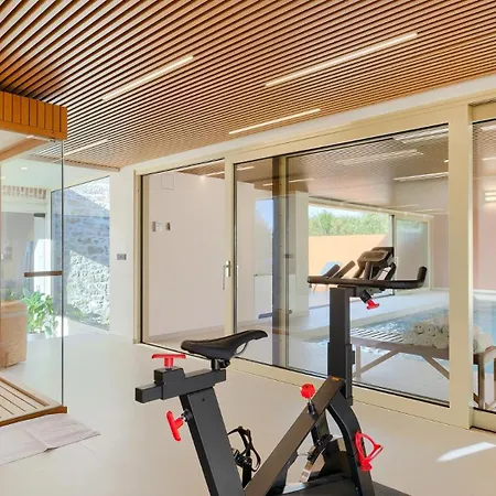 Beautiful Sarizol With Indoor Pool In רוביני