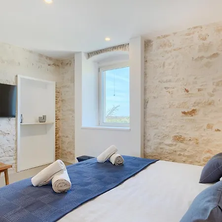 Villa Beautiful Sarizol With Indoor Pool In Rovigno