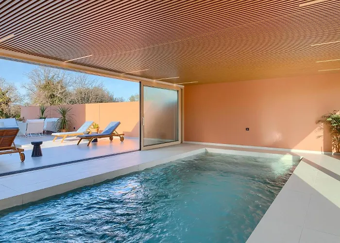 Beautiful Sarizol With Indoor Pool In Βίλα Ρόβινι