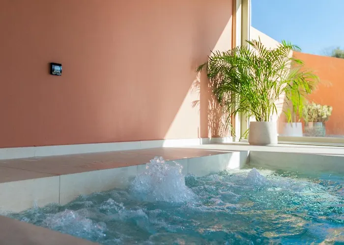 Beautiful Sarizol With Indoor Pool In Βίλα Ρόβινι