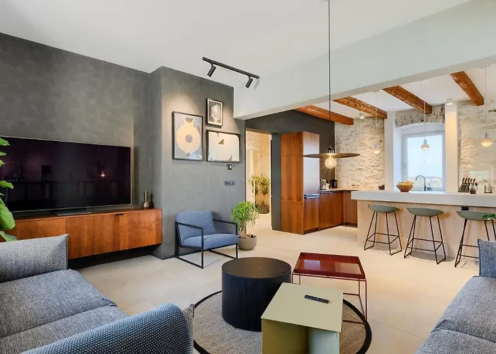 Beautiful Sarizol With Indoor Pool In Βίλα