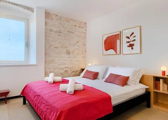 Beautiful Sarizol With Indoor Pool In Βίλα Ρόβινι