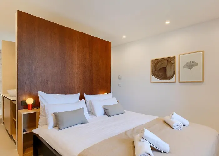 Βίλα Beautiful Sarizol With Indoor Pool In