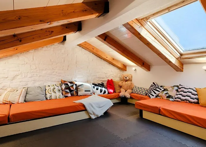 Βίλα Beautiful Sarizol With Indoor Pool In